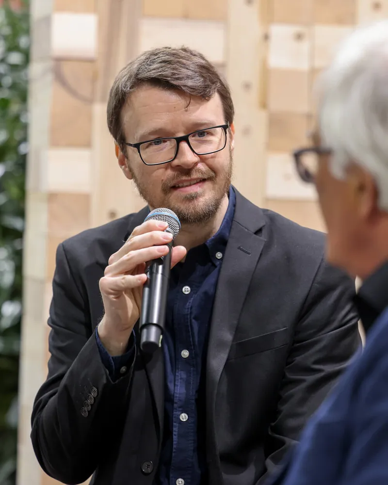 Portraitfoto von Felix Jansen