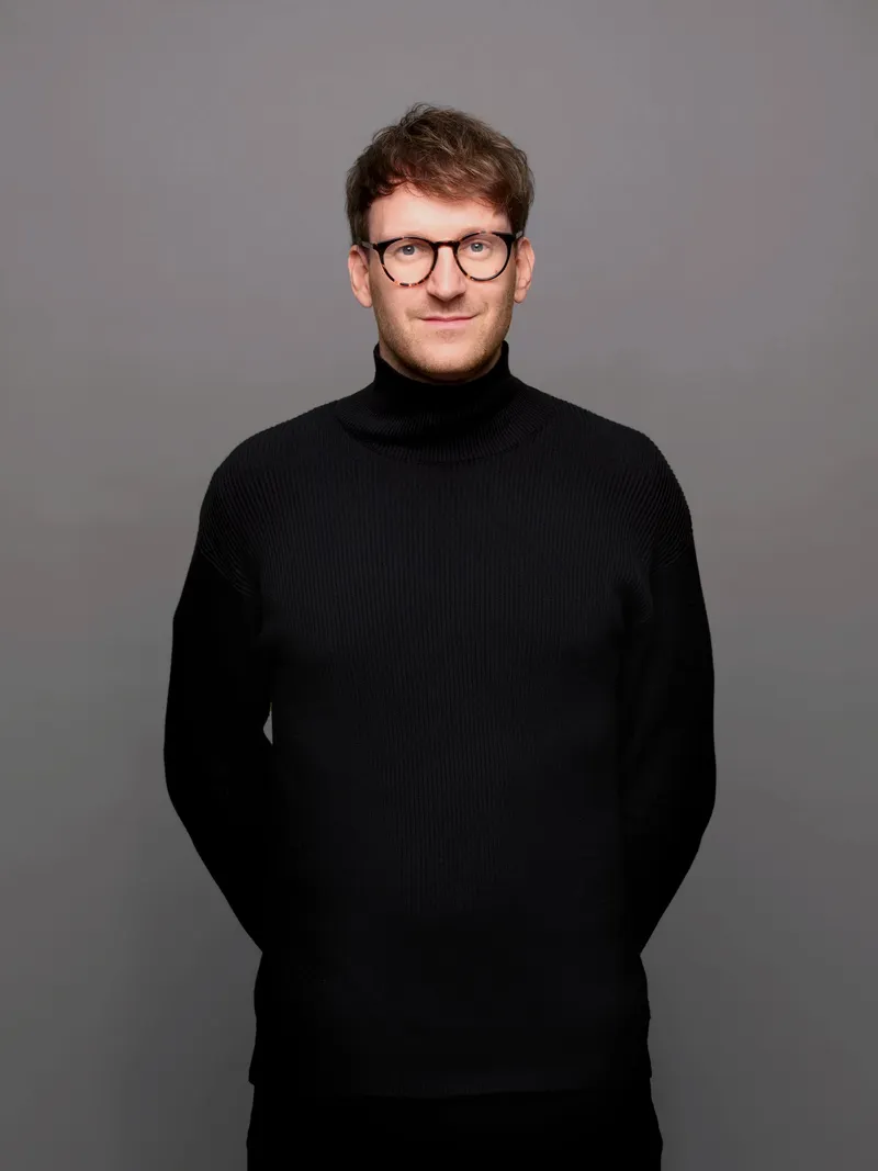 Portraitfoto von Hannes Eberlein, Managing Partner bei hej.build